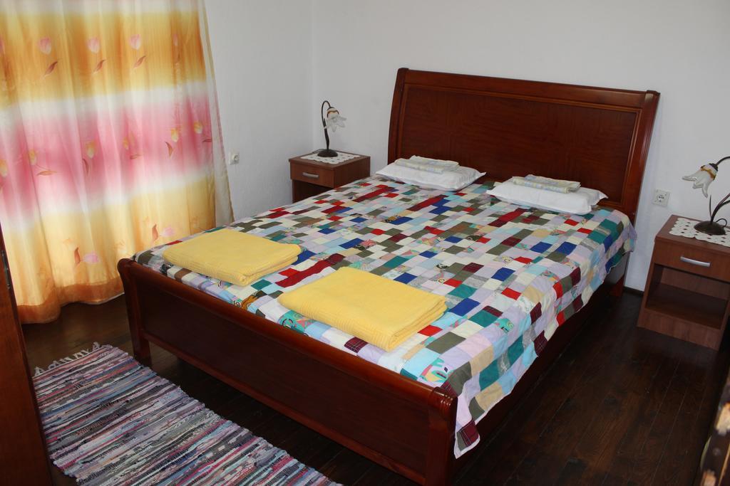 Apartments Mijuskovic Donji Morinj Oda fotoğraf