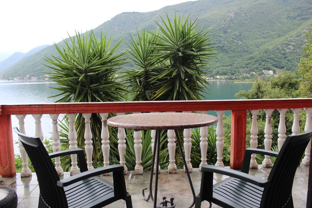 Apartments Mijuskovic Donji Morinj Oda fotoğraf