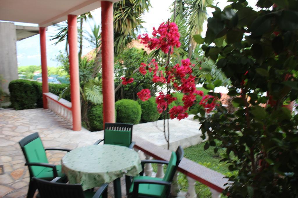 Apartments Mijuskovic Donji Morinj Oda fotoğraf